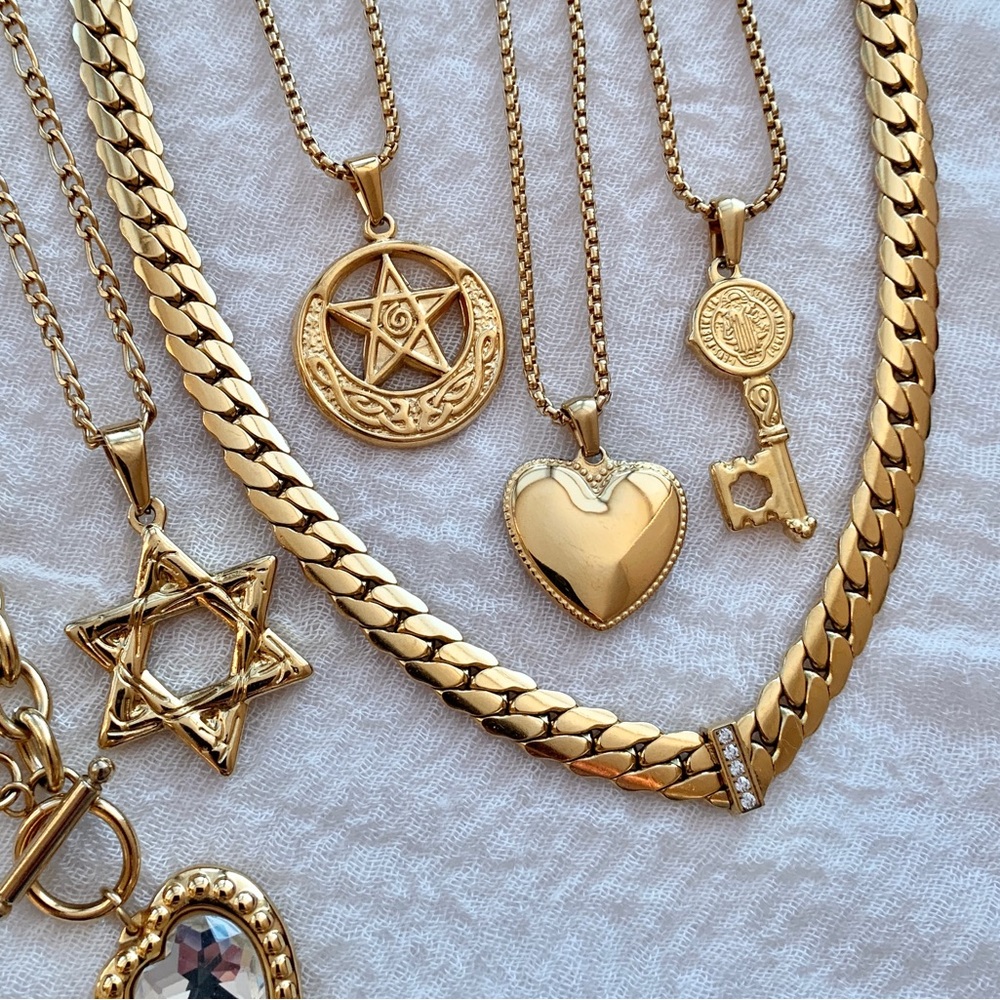 18k Gold Plated Glazed Heart Necklace - Picture 2 of 5